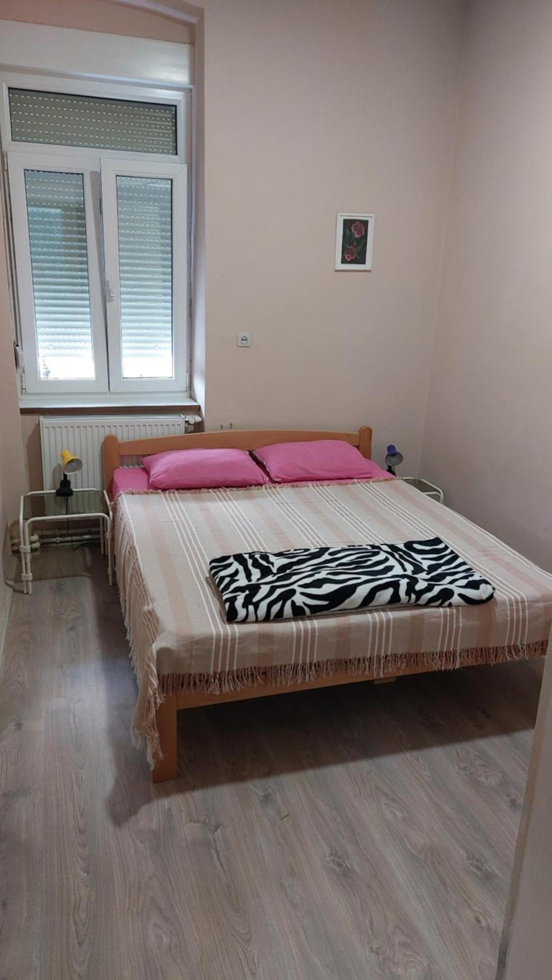 Apartman Central Ruma Exterior foto