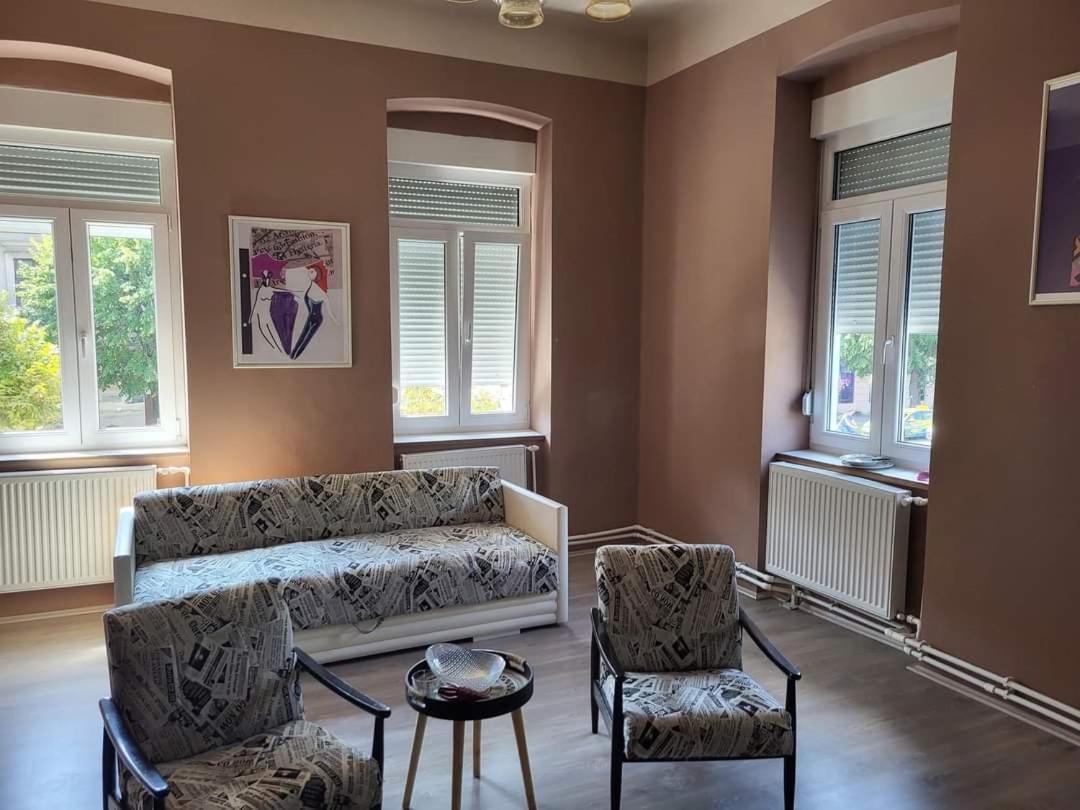 Apartman Central Ruma Exterior foto