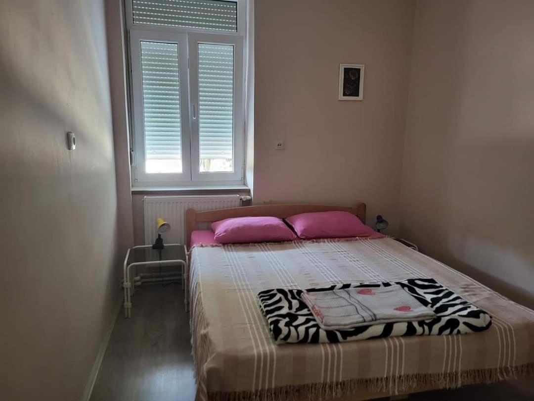 Apartman Central Ruma Exterior foto